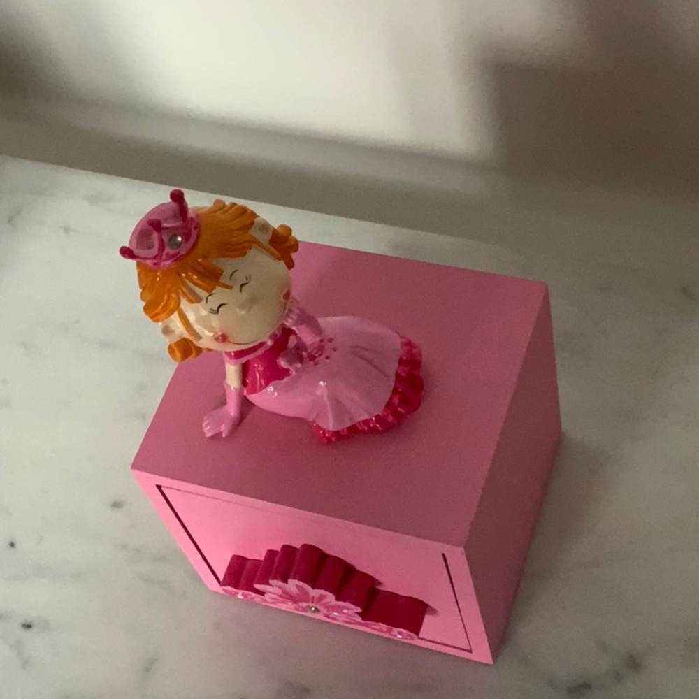 Princess Jewelry Box - Picture 2 of 3